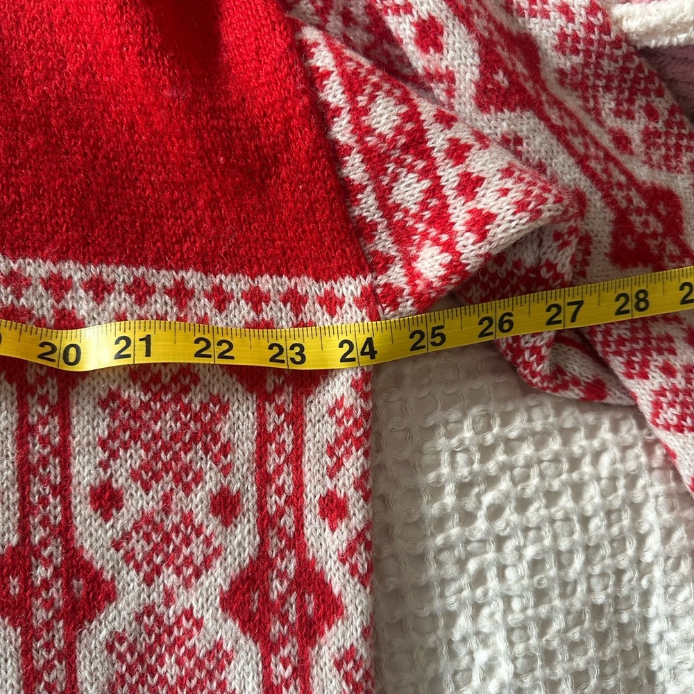100% Wool Vintage Red and White Apres Ski Cozy Patterned Oversized Sweater - Picture 6 of 7